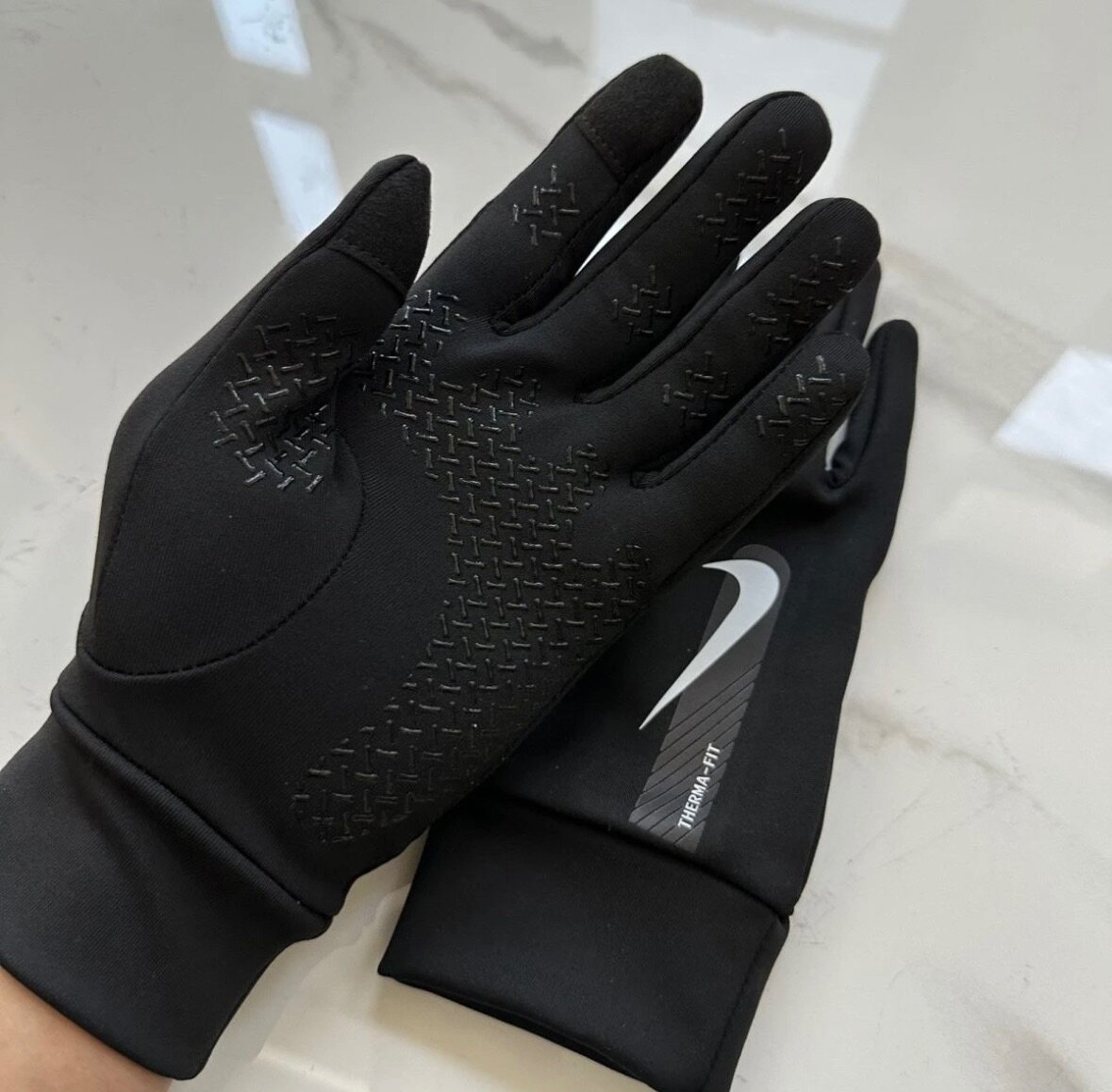 Зимние перчатки Nike