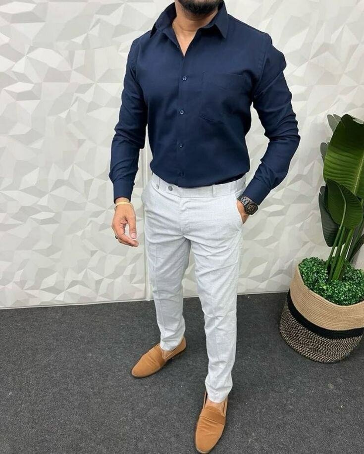 Chemise bleue élégante homme