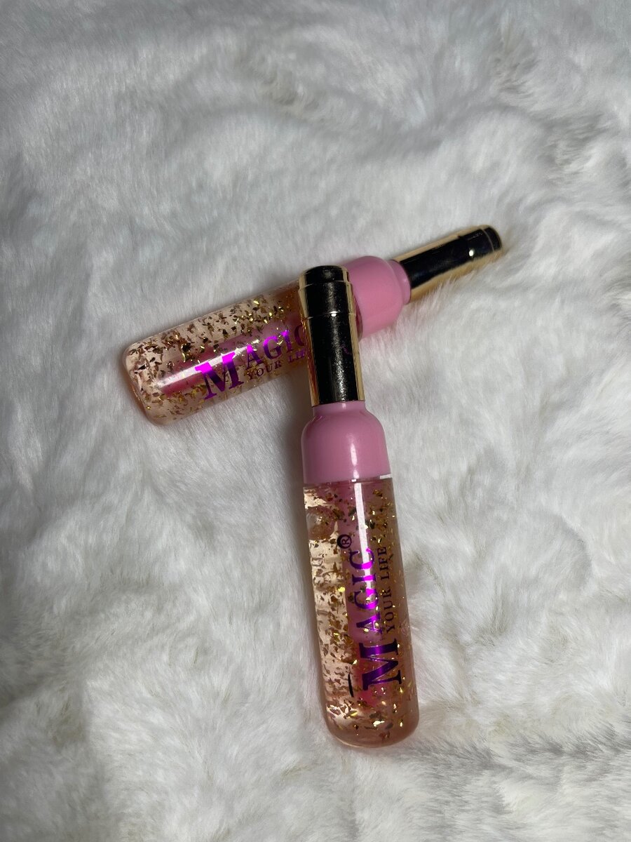 Color changing and clear lip gloss available 20-25 cedis