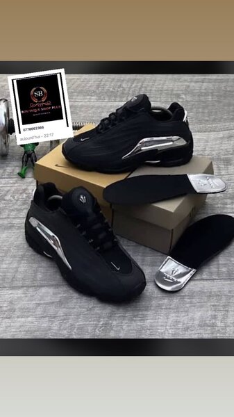 Basket Nike noct avec sa boîte