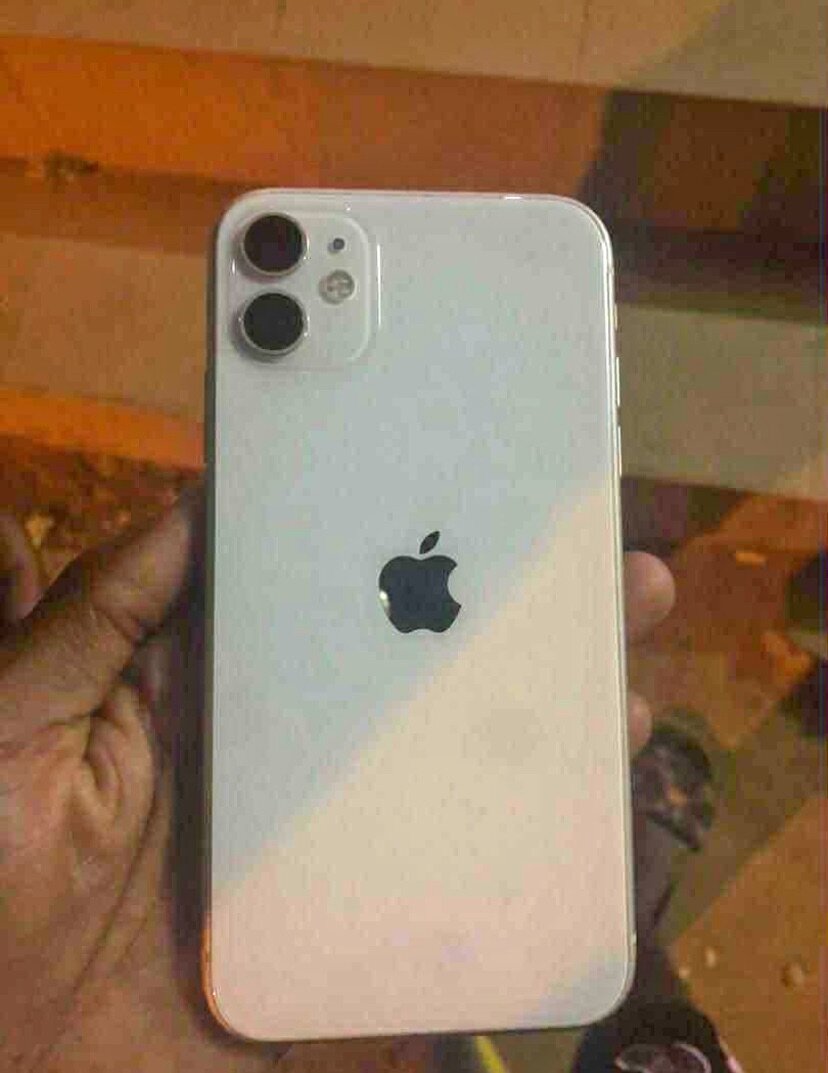 iPhone 11 blanc