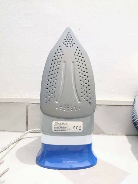 Fer à repasser DÉTACHABLE