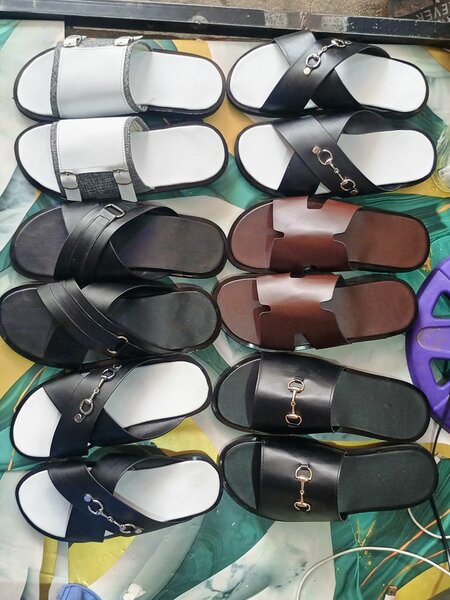 Sandales plates pour homme