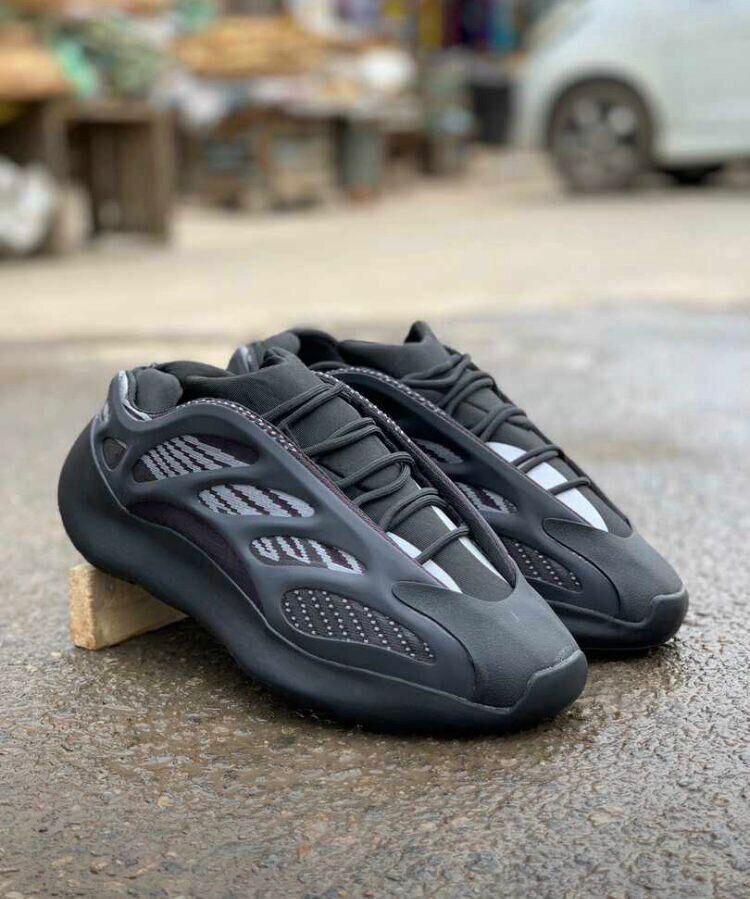 Adidas v3 Yeezy boost