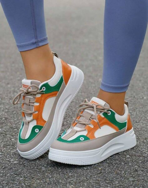 Paire de basket ( FEMME)