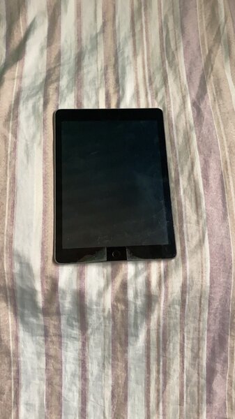APPLE IPAD 6TH GEN