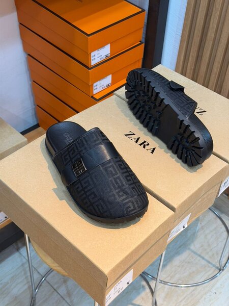 Mules de luxe en cuir tendance