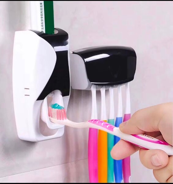 Distributeur automatique de dentifrice