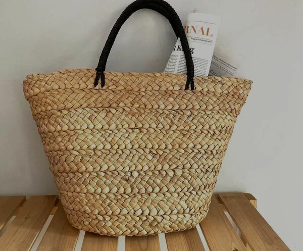 Натуральная плетёная сумочка.
