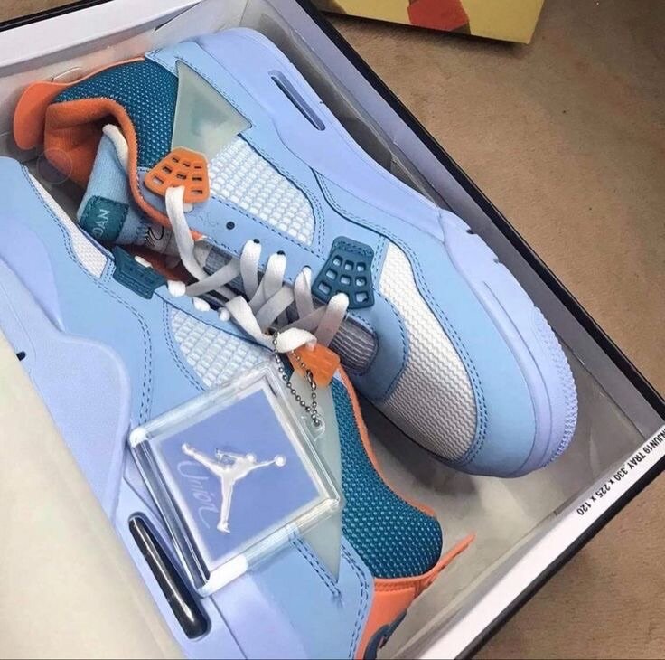 Air Jordan Rétro 4 bleu