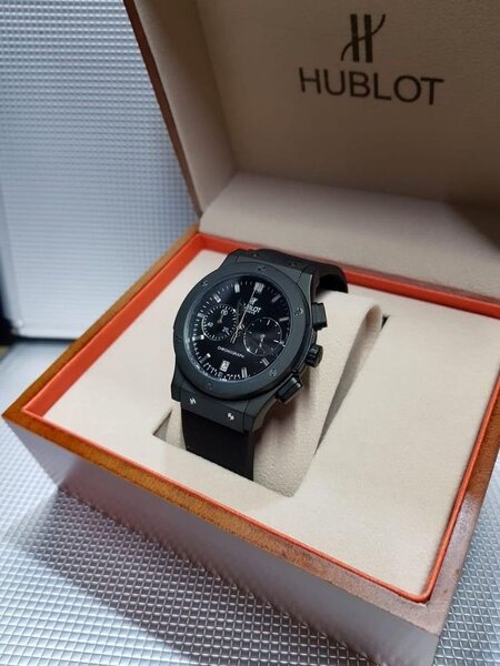 Montre Ferrari/Hublot pour homme