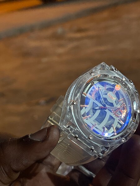 Montre Transparente Style Moderne