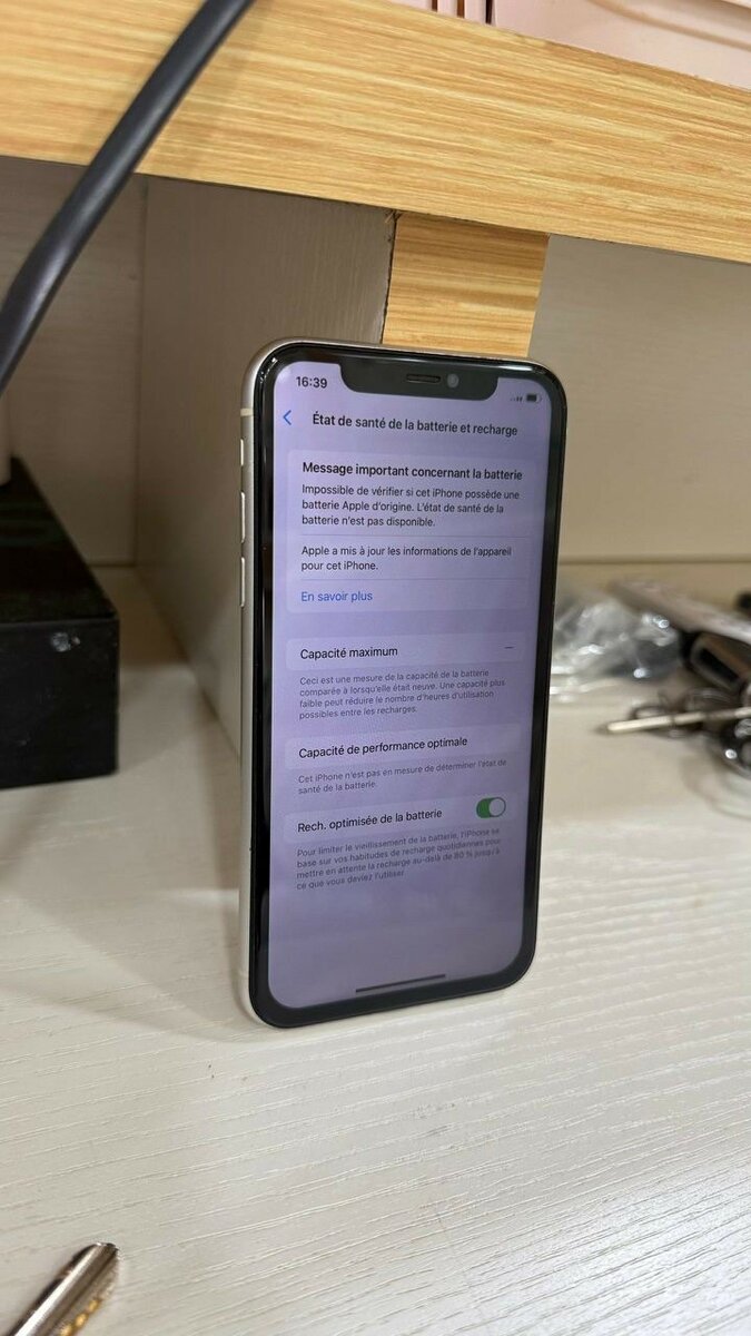 iPhone 11 64giga tout passe propre