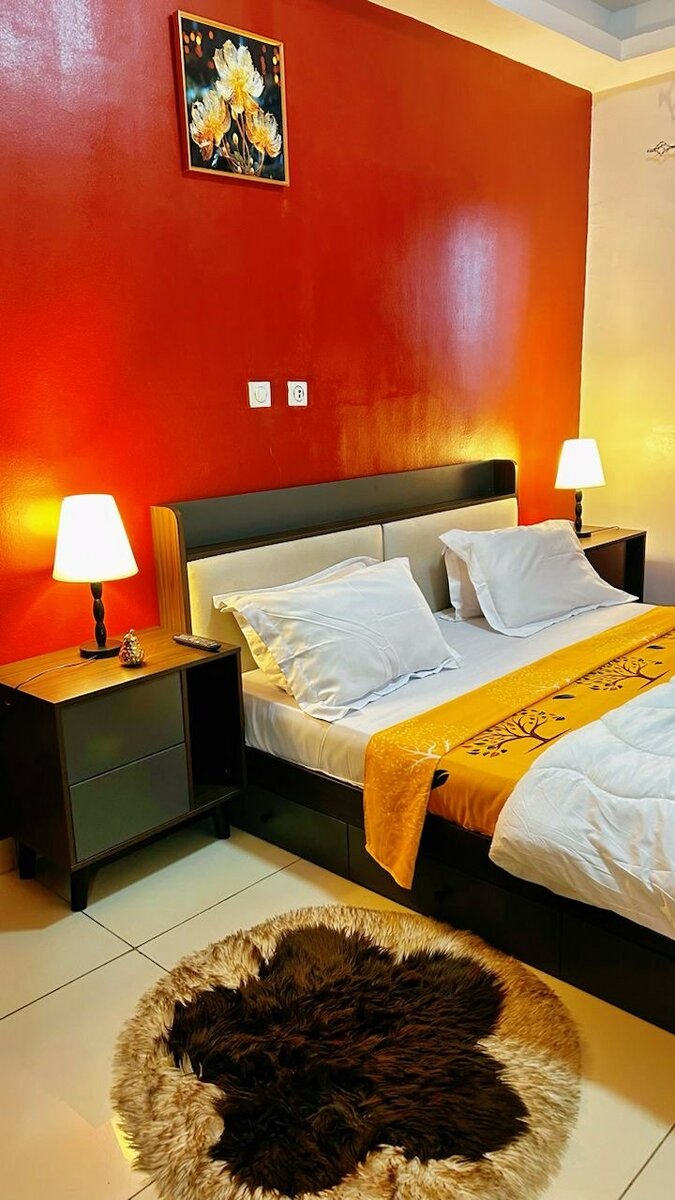 : Abidjan, Cocody Angré/Nouveau Chu (Restaurant MANOIR)