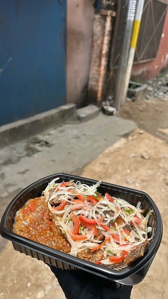 Poisson carpe grillé attiéké