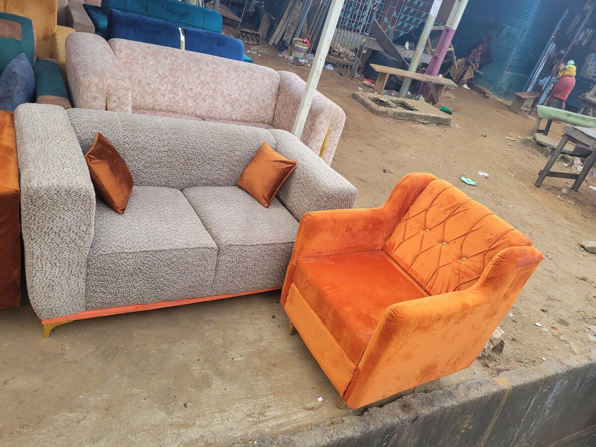 Canapé moderne et fauteuil