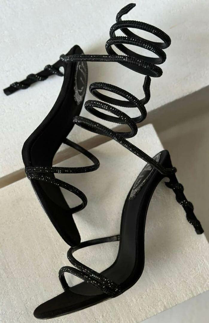 Exquisite lady heels