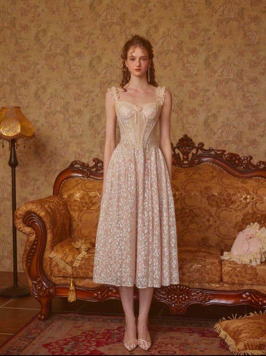 Кружевное нежное платье