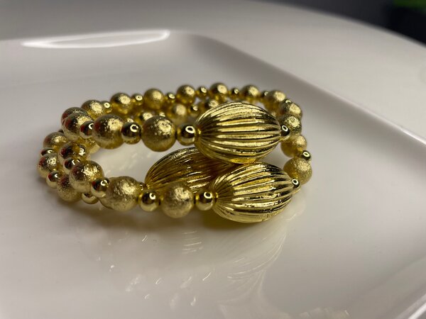 Bracelet perles dorées élégant