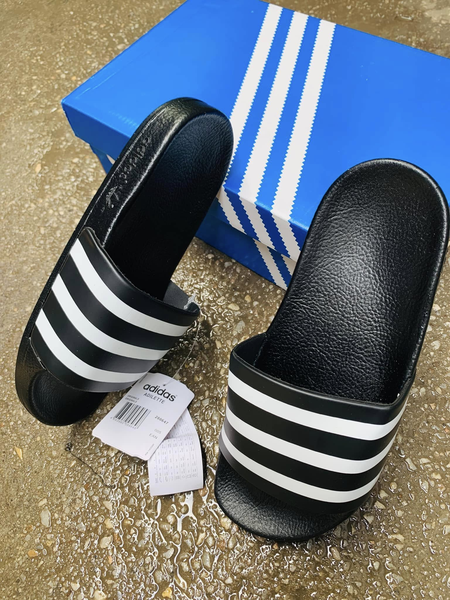 ADIDAS SLIDES 