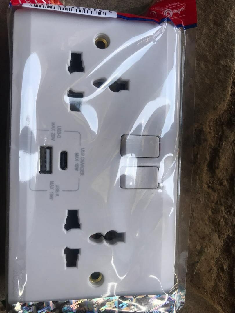 Double socket multi with type C USB