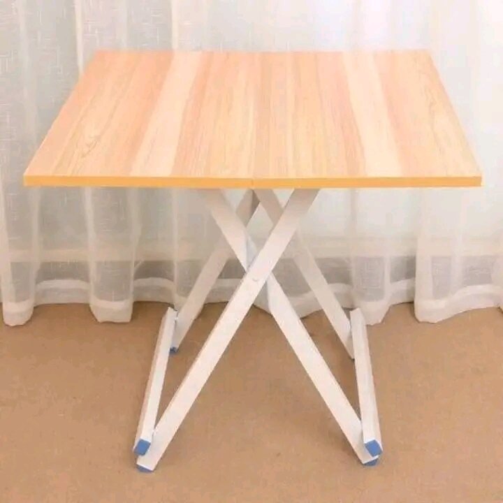 Table pliante compacte