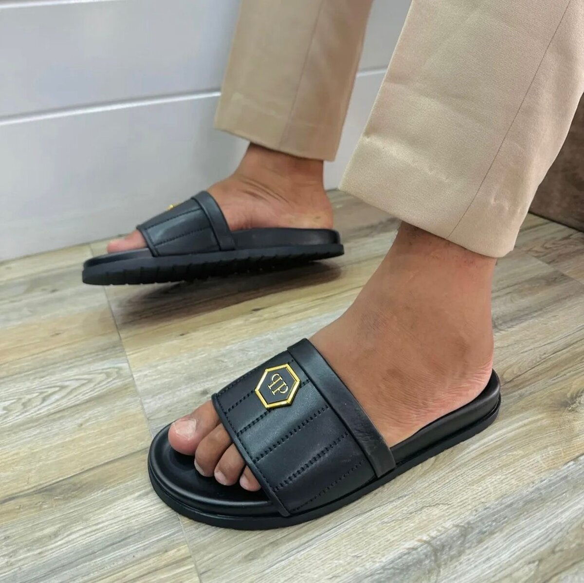 Sandales noires élégantes homme