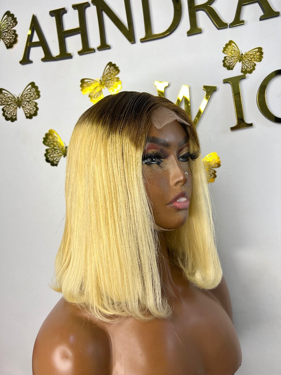 Blonde wig with dark root