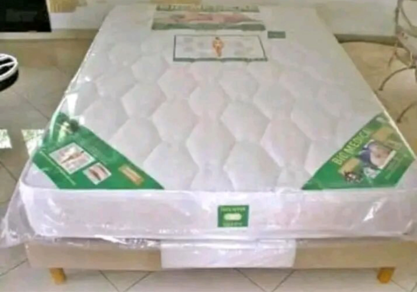 Matelas en mousse orthopédique