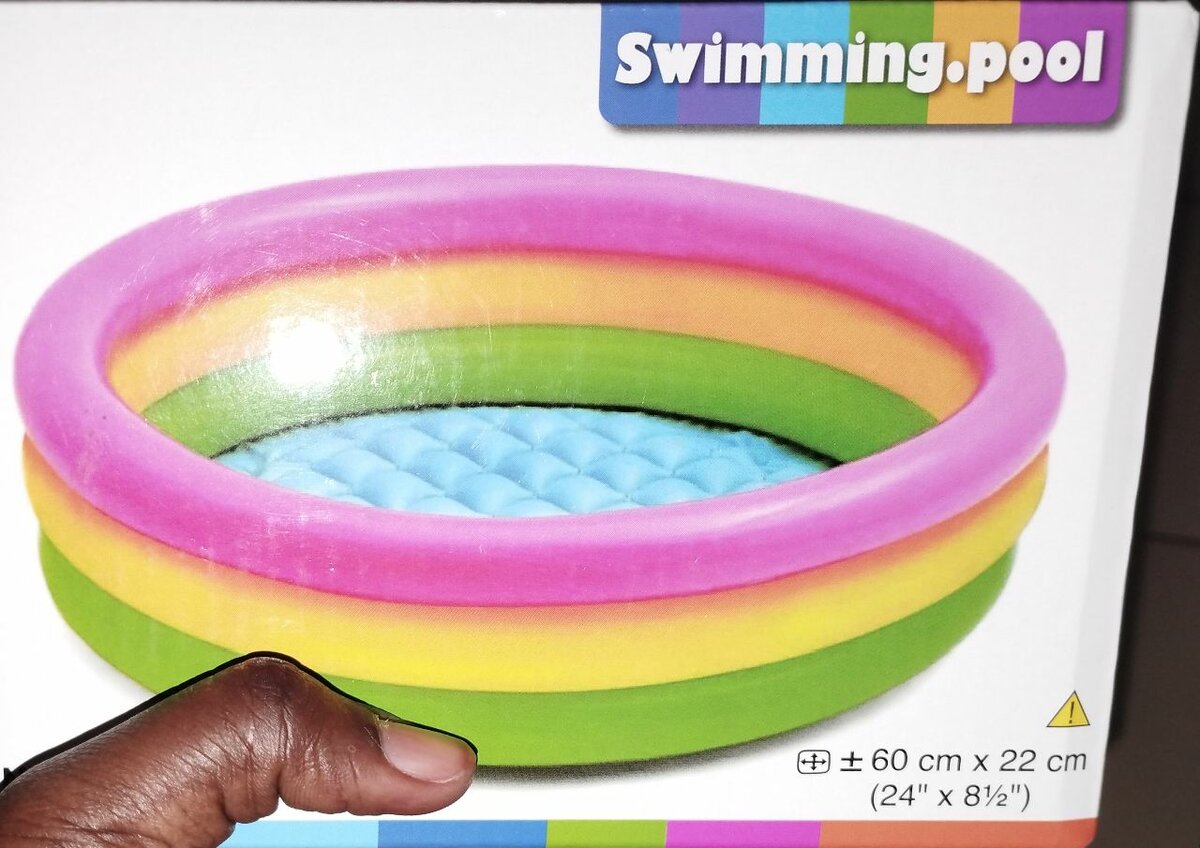 Piscine gonflable colorée enfant