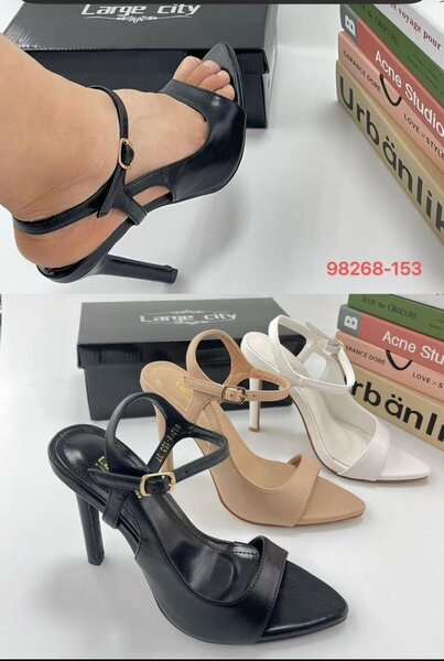 Sandales à talons aiguilles élégantes