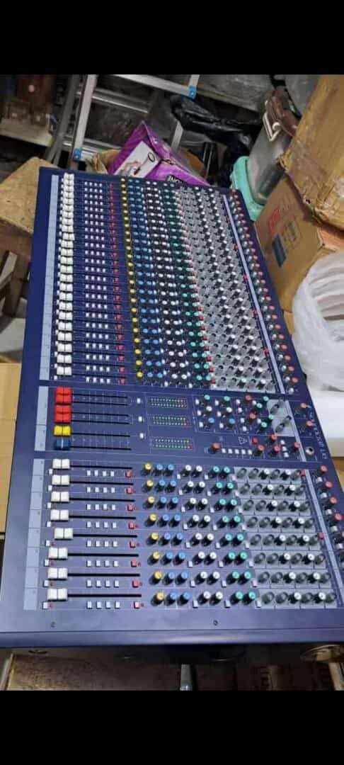 Table de mixage SOUNDCRAFT 42p
