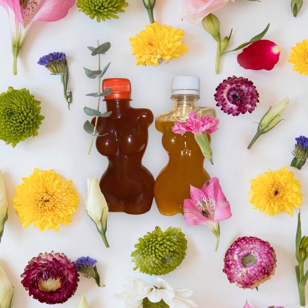 Bouteilles de sirop sculptées