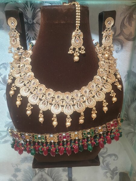 Ladies necklace