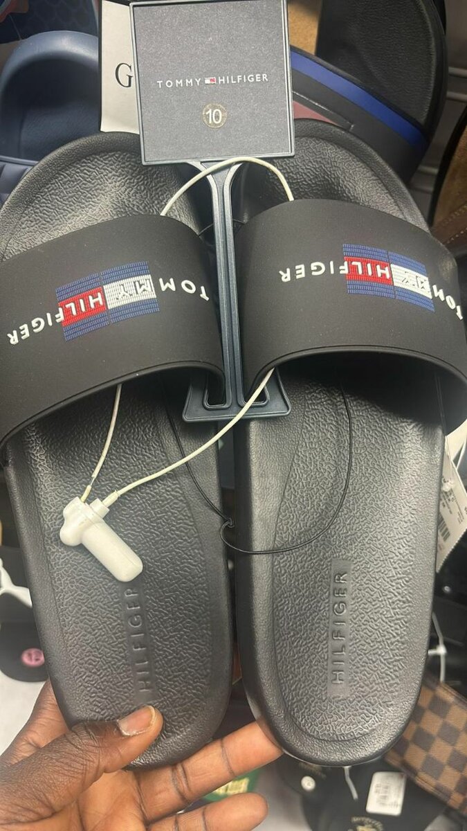 Sandales élégantes GUESS