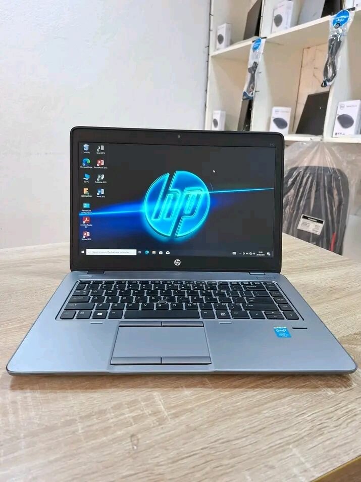 HP Laptop Professionnel 14"