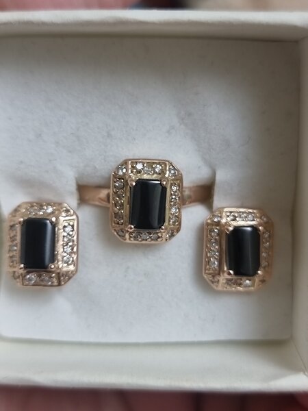 Золотой набор с бриллиантом