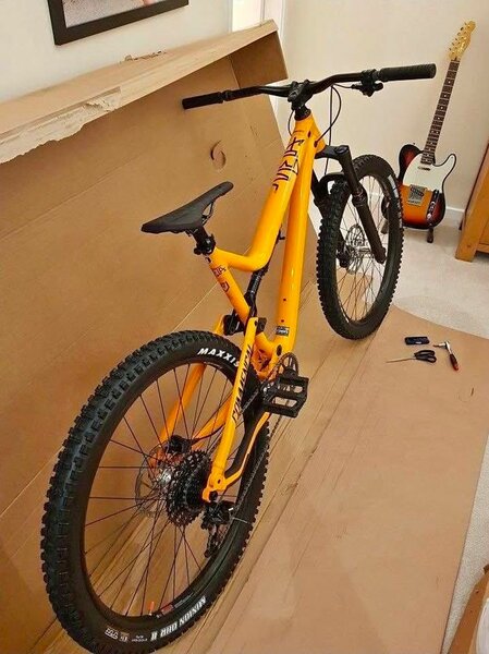 VTT tout suspendu orange