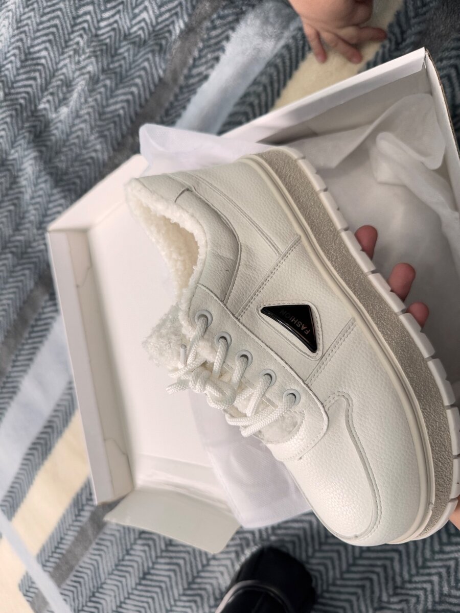 Утепленные кроссовки