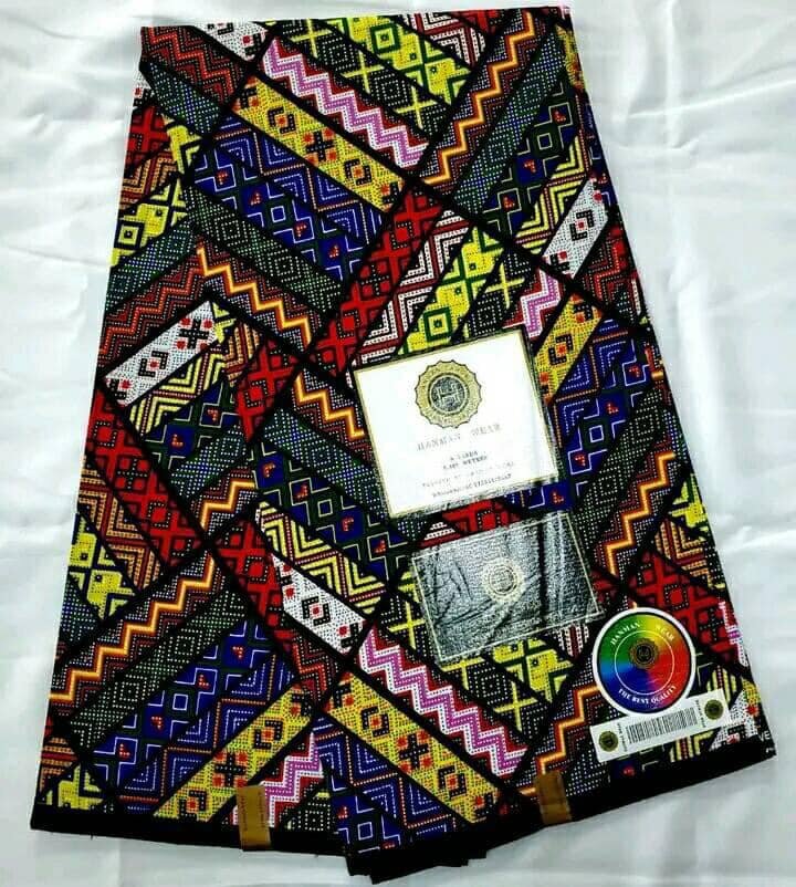 Cotton fabric with 6 yards print  multicoloured