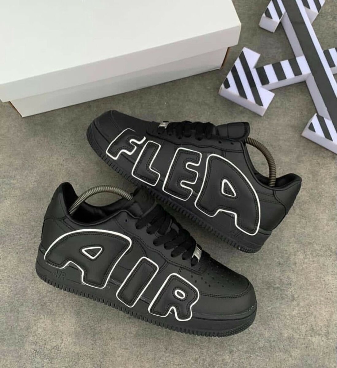 NIKE AIRFORCE CLASSIC