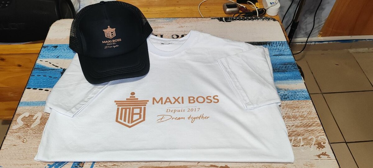 Casquette et T-shirt Maxi Boss