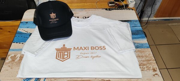 Casquette et T-shirt Maxi Boss