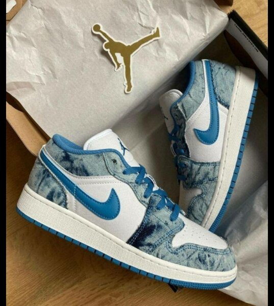 Baskets en denim bleu