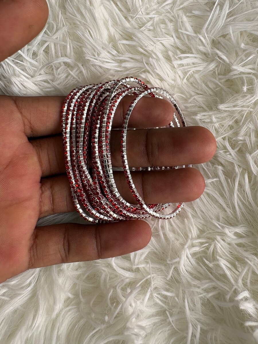 Bracelets rouges élégants