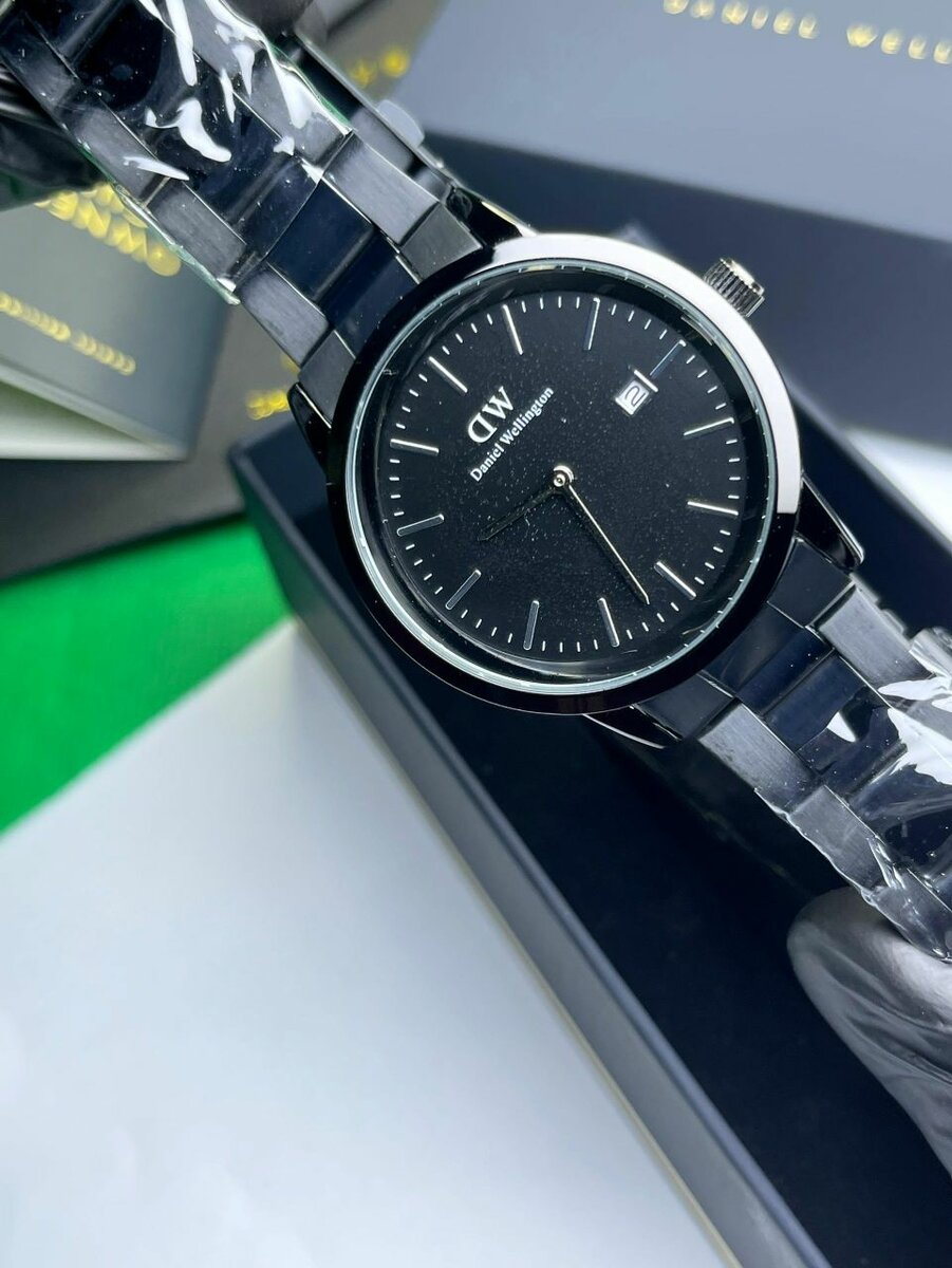 Montre élégante classique DW