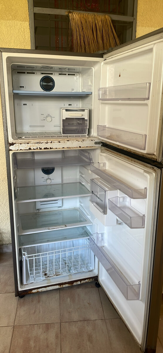 Réfrigérateur inox moderne