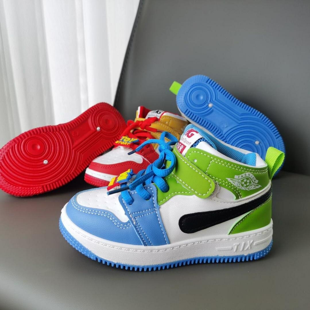 Quality Unisex Sneakers in a Box