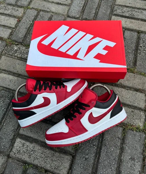 Nike Baskets Mode Rouge