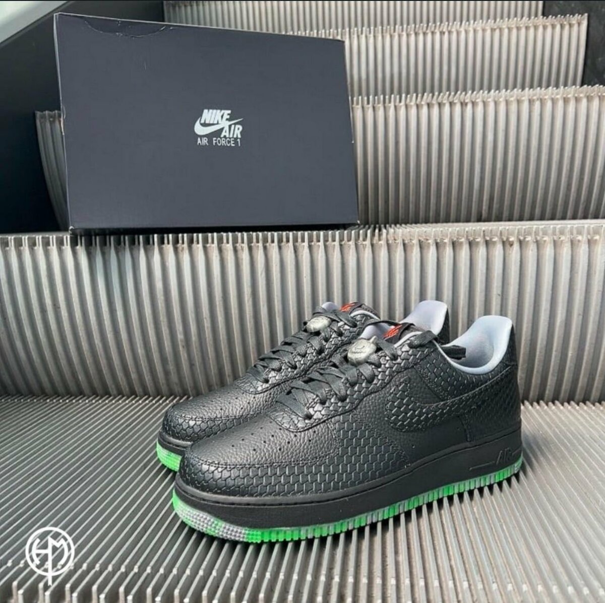 NIKE AIRFORCE REFLECTOR